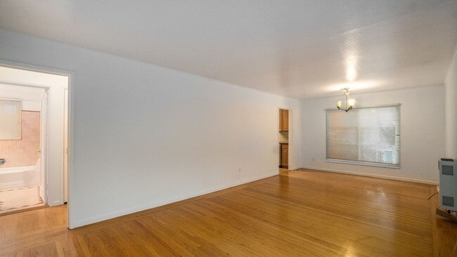 Building Photo - 1570 Buena Vista Ave