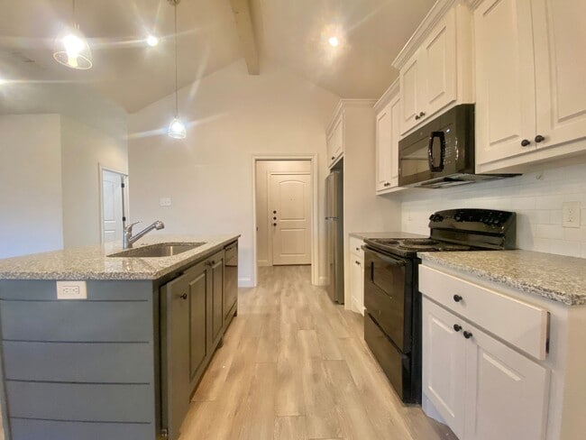 Building Photo - 1602 102nd St