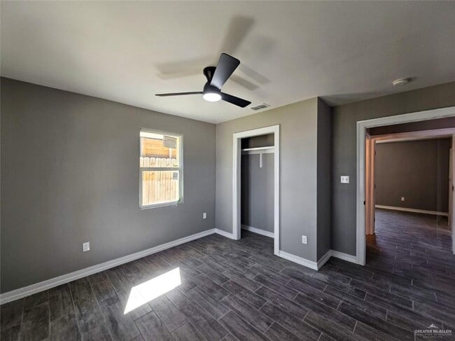 Building Photo - 18 S Raul Longoria Rd