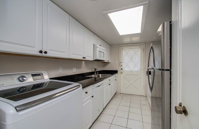 Building Photo - 12633 Memorial Dr