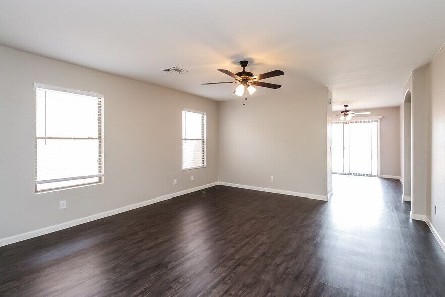 Building Photo - 151 S Parkwood