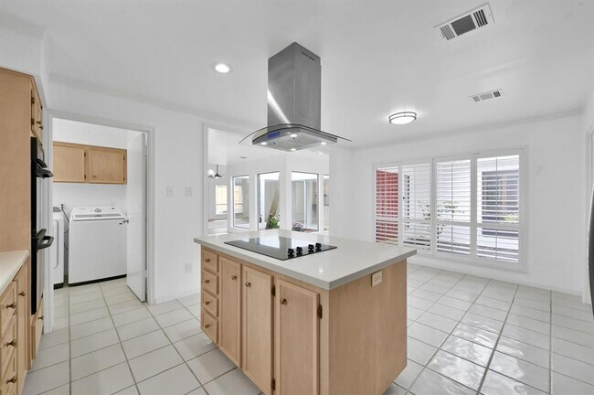 Building Photo - 12326 Rocky Knoll Dr
