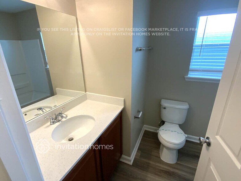 Building Photo - 354 Auburn Oaks Rd E