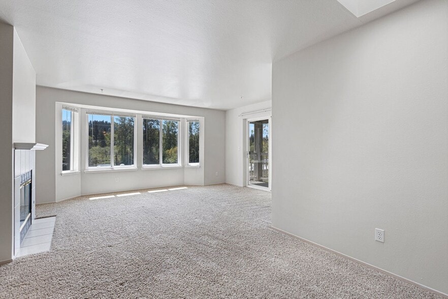 Interior Photo - Sammamish River Apartments