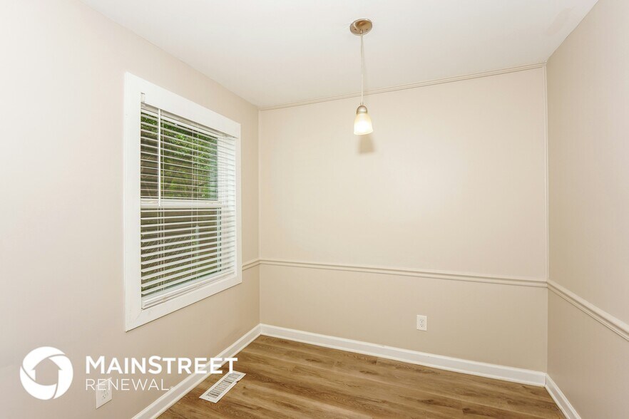 Building Photo - 1729 Tall Oak Cir