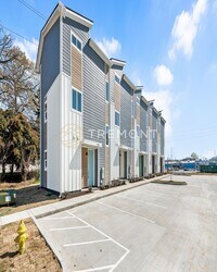 Building Photo - 1219 J Andrews Pl