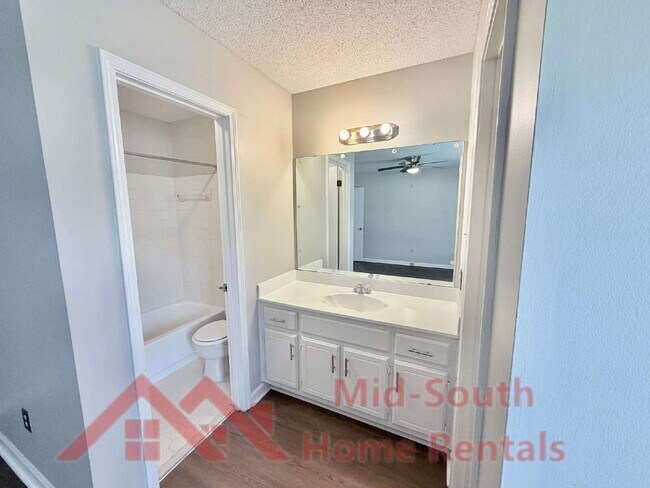 Building Photo - 7328 Hillshire Dr