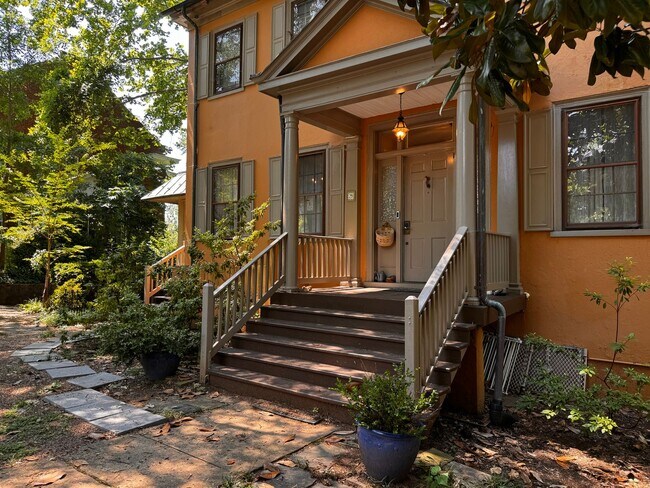 Building Photo - 29 University Cir