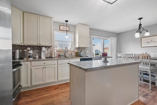 Building Photo - 5512 Meadow Passage Dr