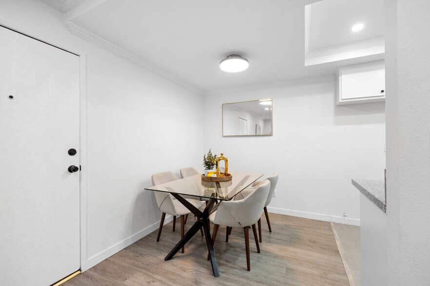 Building Photo - 408 Burchett St