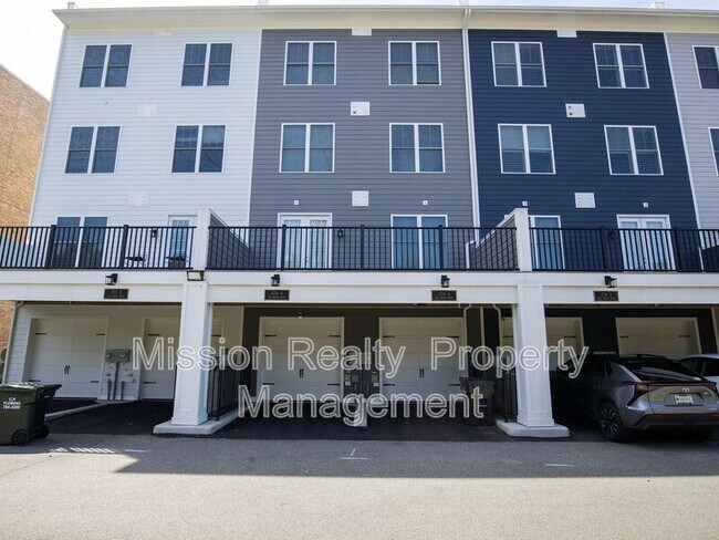 Building Photo - 1724 Old Brick Rd