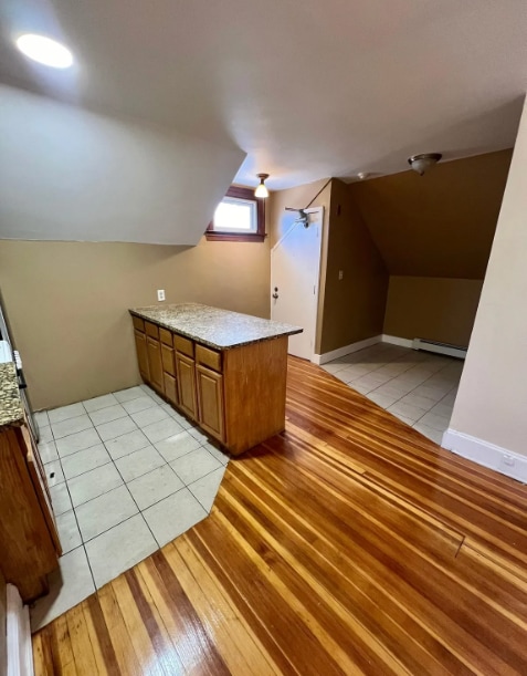 Building Photo - 62 Quaker Ln S