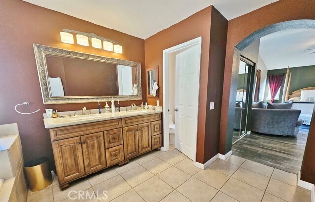 Building Photo - 39620 Glenwood Ct