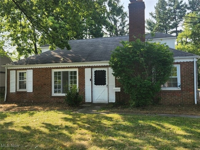 Building Photo - 4020 Lancaster Rd