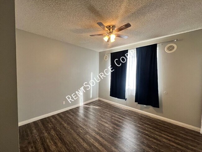 Building Photo - 2813 W Avenue K12