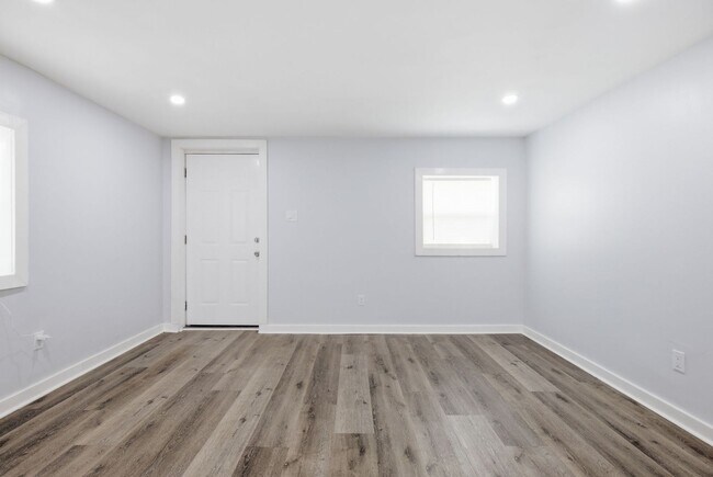 Building Photo - 2336 Clifton Ave