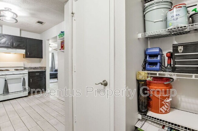 Building Photo - 1261 Basin St