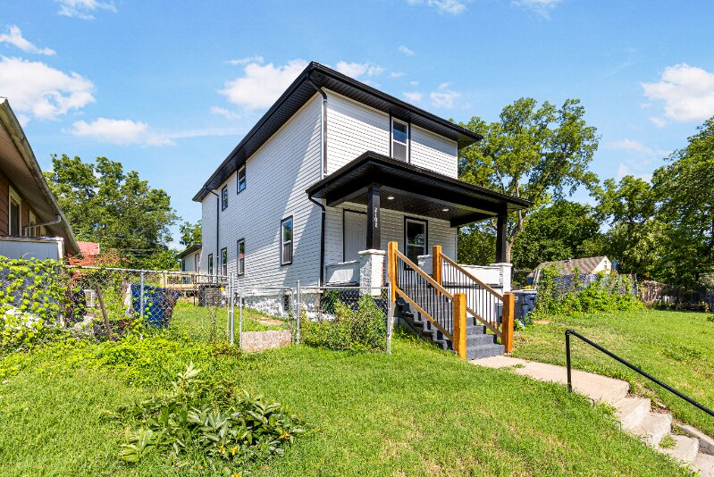 Building Photo - 2108 College Ave