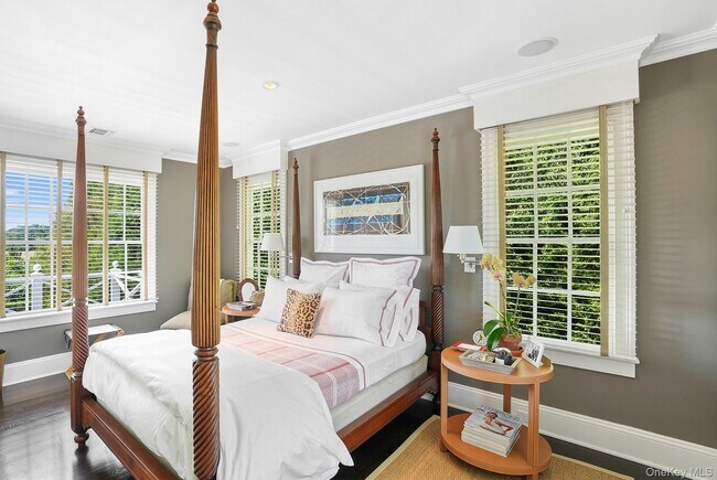 Building Photo - 10 Horse Meadow Ln