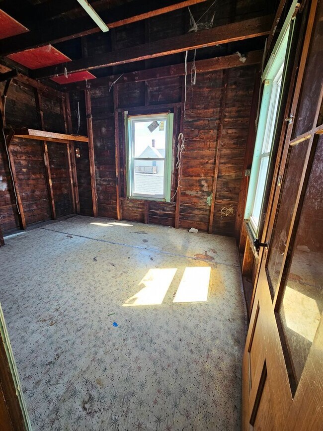 Building Photo - 41 Hevey St