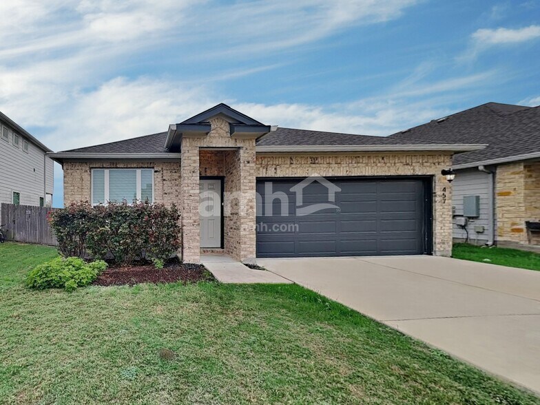 Primary Photo - 457 Pebble Bend