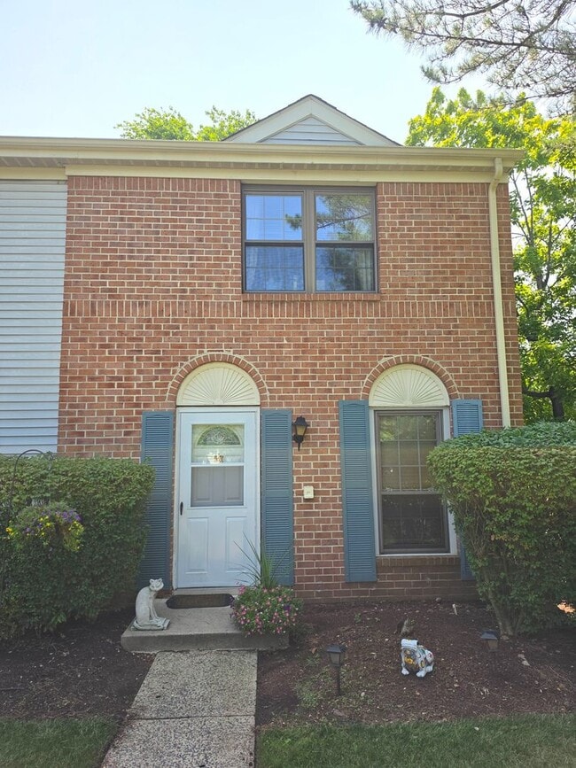 Building Photo - 120 Pear Tree Ln