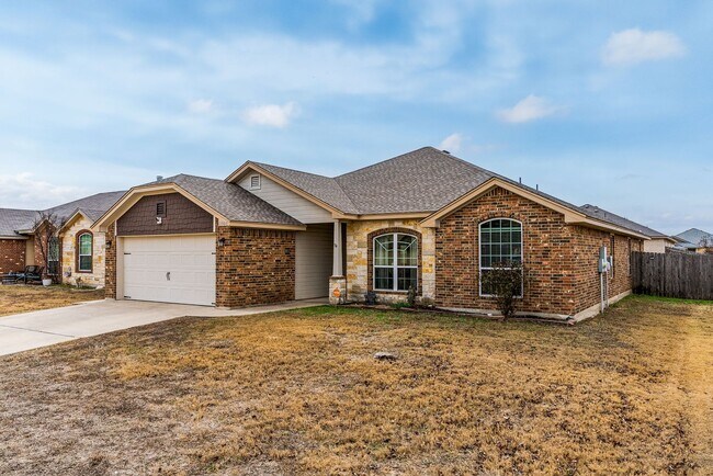 Building Photo - 2908 Montague County Dr