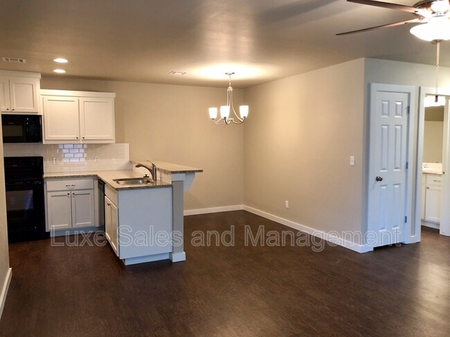 Building Photo - 1419 MacAlpine St