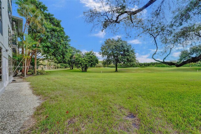 Building Photo - 1502 Whitehall Dr