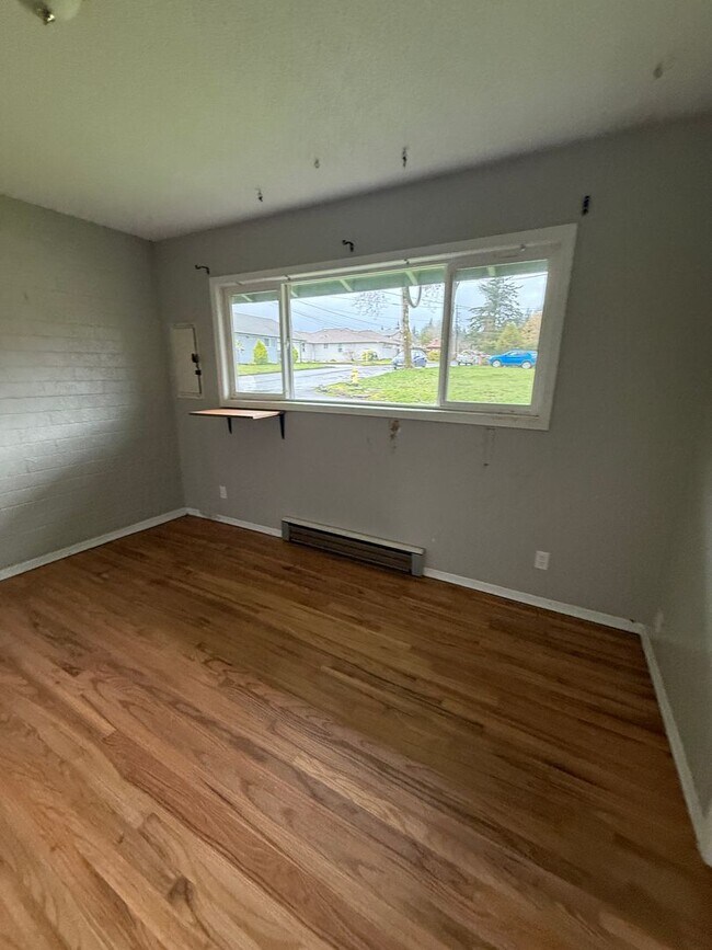 Building Photo - 802 N 20th Ave