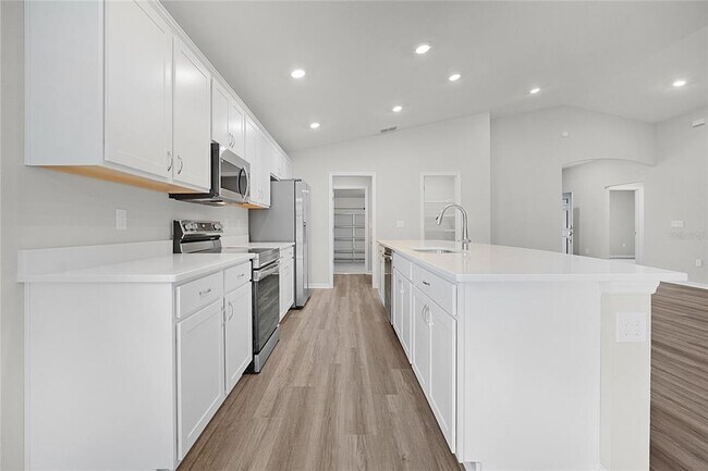 Building Photo - 1460 Fleur Dr