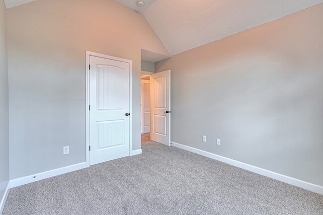 Building Photo - 1485 Round Rock Dr