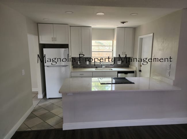 Building Photo - Winter Park - Newly Remodeled 3/2