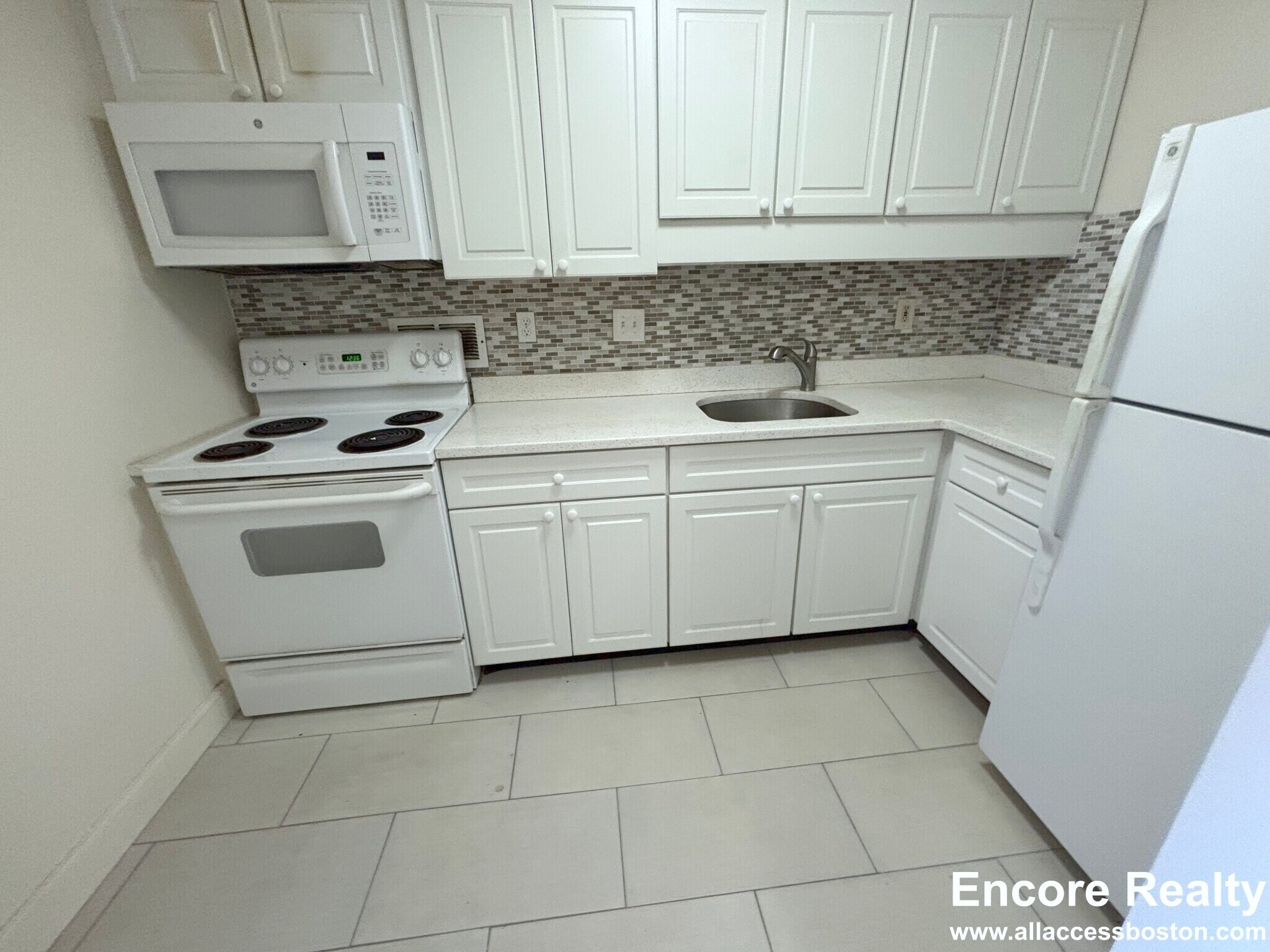 Building Photo - 57 Monmouth St