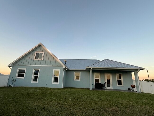 Building Photo - 3533 Sky Valley Ln