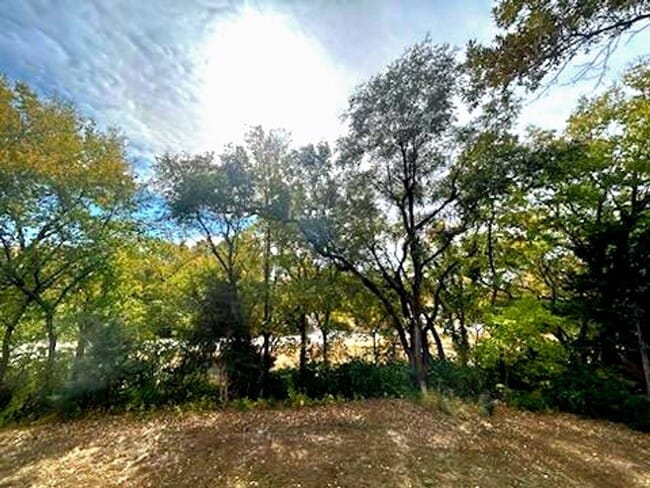 Building Photo - Italian Estates Property Management