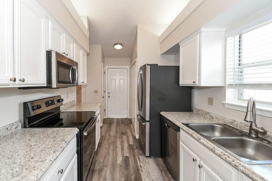 Building Photo - 3176 Chads Ct
