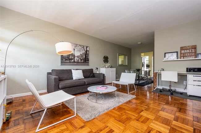 Building Photo - 350 S Shore Dr