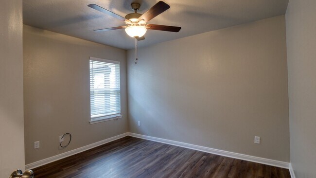 Building Photo - Spacious Single-Family Home Available Now!