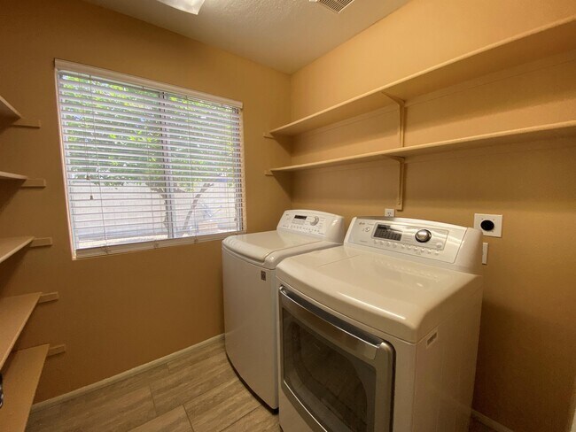 Building Photo - 20722 N 60th Dr