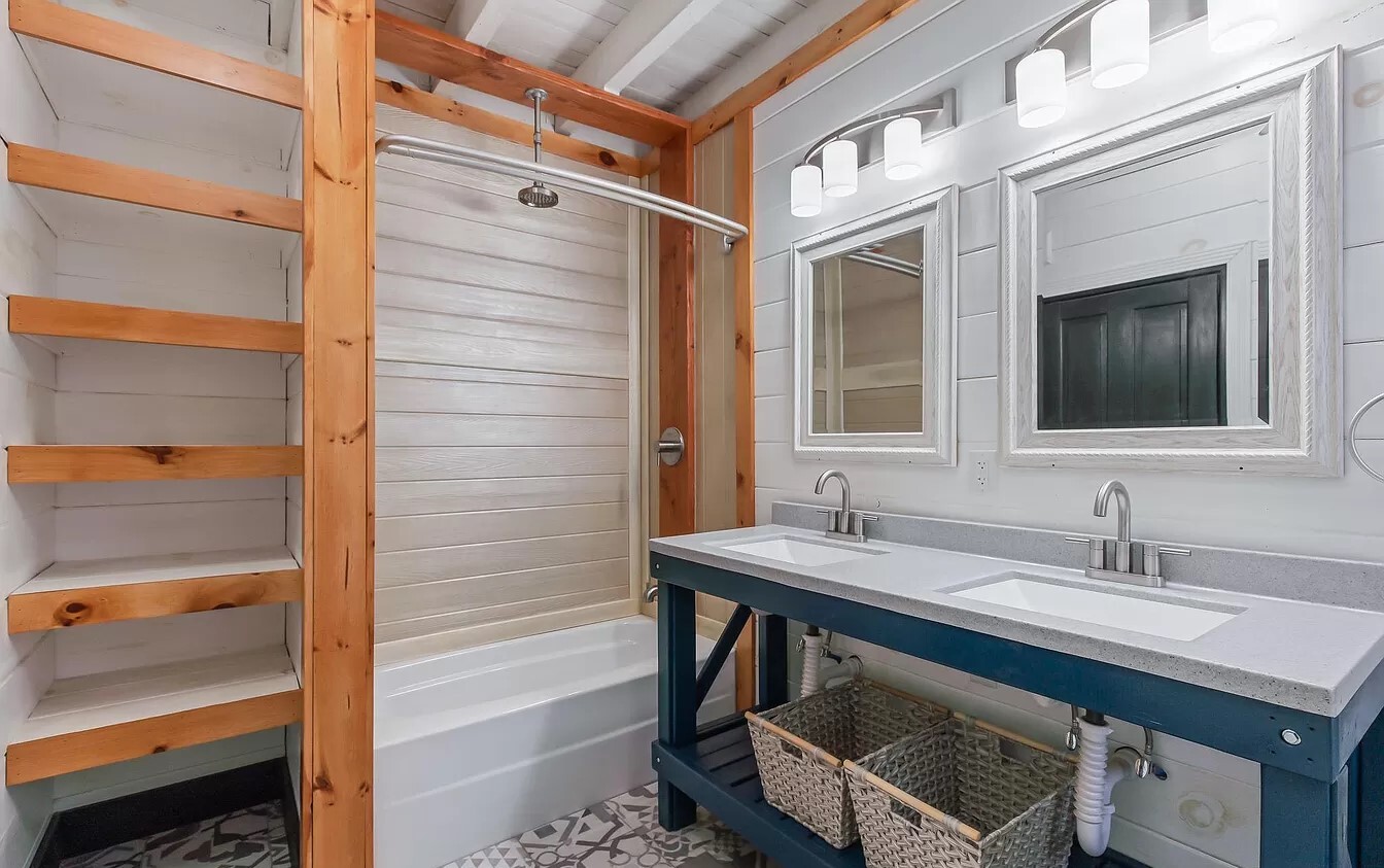 Building Photo - 121 Howard Ave