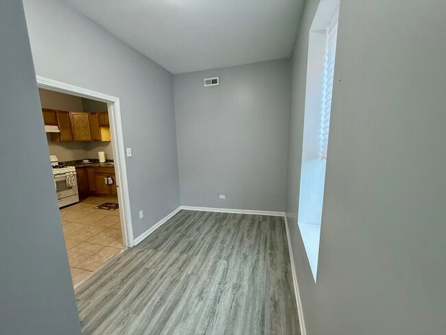 Building Photo - 3512 W 12th Pl