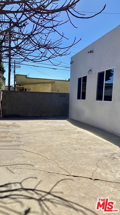 Building Photo - 5856 Arlington Ave