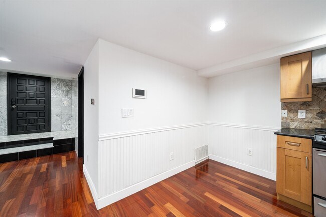 Building Photo - 344 Paterson Plank Rd