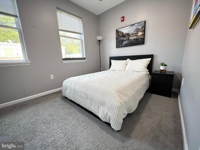 Building Photo - 514 N 39th St