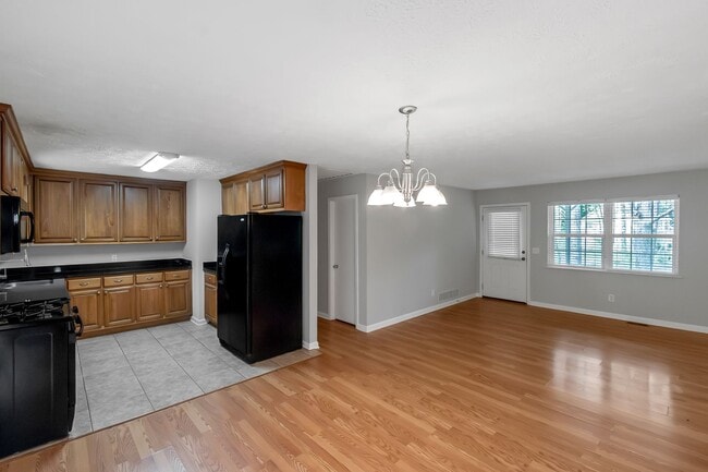 Building Photo - 3653 Chestnut Lake Ct
