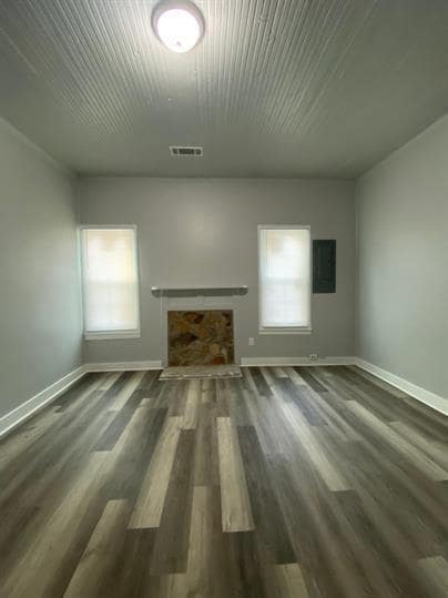 Building Photo - "Charming 2-Bedroom Retreat on Vinson High...