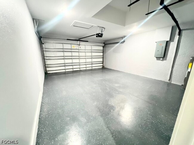 Building Photo - 4622 SW 7th Pl