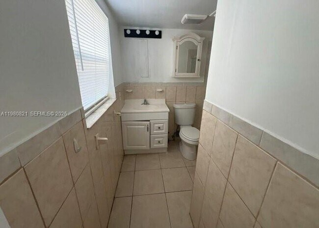 Building Photo - 321 SW 1st Ct