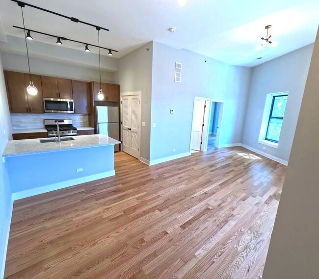 Building Photo - 3473 S Archer Ave